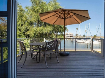 Russells on the Port