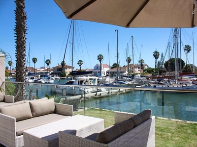 Russells on the Port