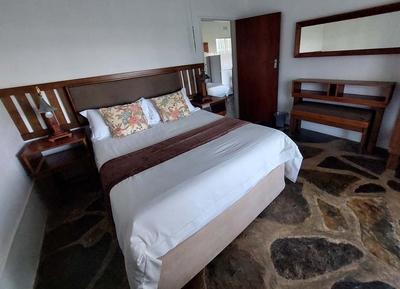 One-bedroom 5-sleeper (TV & limited hotel DSTV)