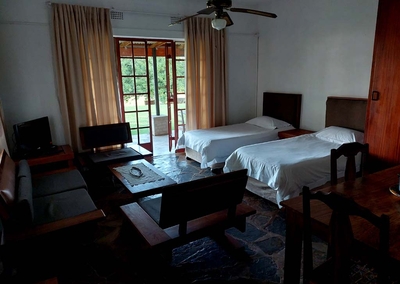 One-bedroom 5-sleeper (TV & limited hotel DSTV)