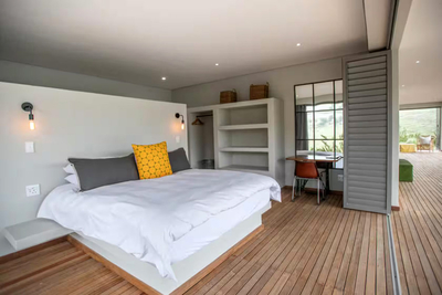 Safire Lodge