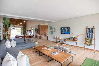 Safire Lodge