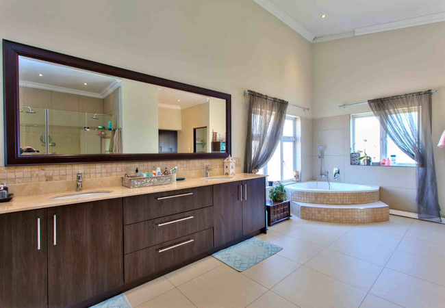 Superior King/Twin Room Private Entrance