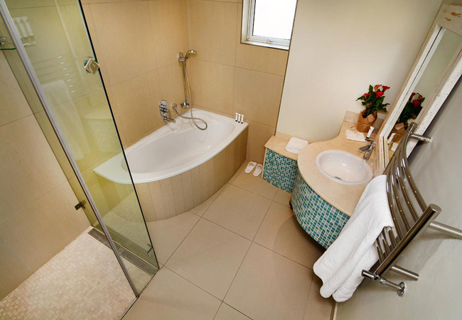 Superior Queen (2nd Floor) 