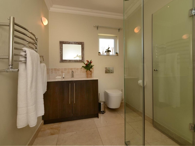 African Element - King Room with Balcony