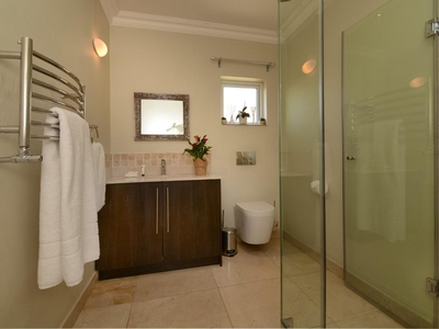 African Element - King Room with Balcony