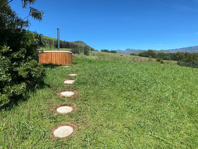 Honeyguide Mountain View with Hot Tub