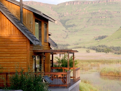 Lakeside Lodge (Private Jacuzzi)