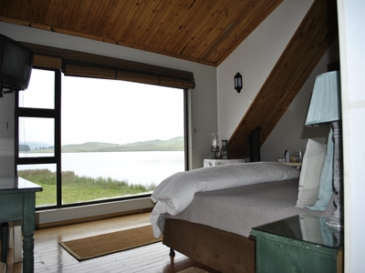Lakeside Lodge (Private Jacuzzi)