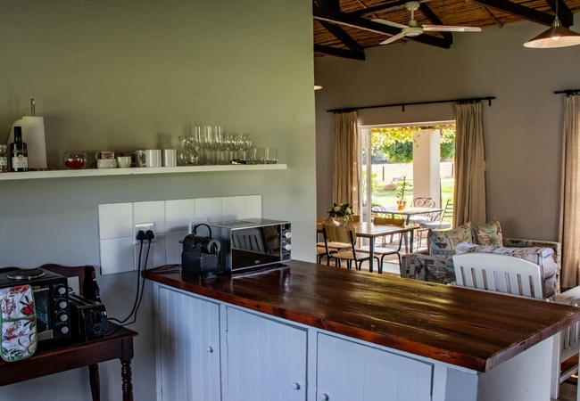 2 Bedroom Cottage Sharing Bathroom