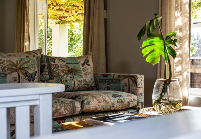 2 Bedroom Cottage Sharing Bathroom