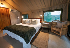African-Style Luxury Safari Tent 