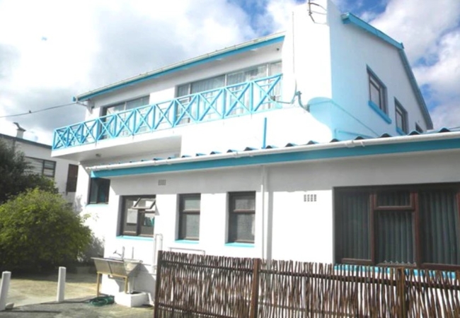 Unit 2 - Top Floor Apartment