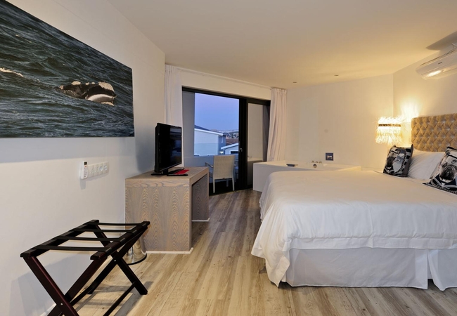 Luxury Sea Facing Family Suite -Room 4