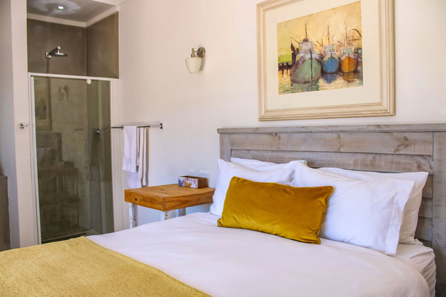 Mountain View Room 1