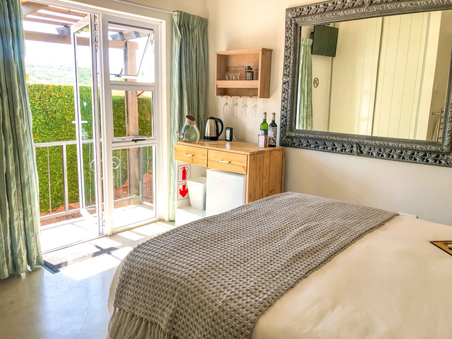 Mountain View Room 2