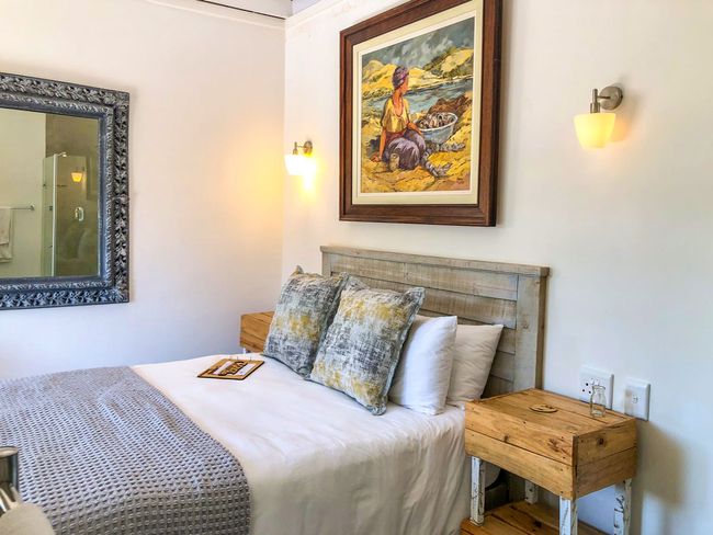 Mountain View Room 2