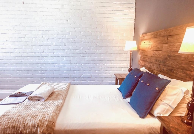 Room 2A - Queen Room