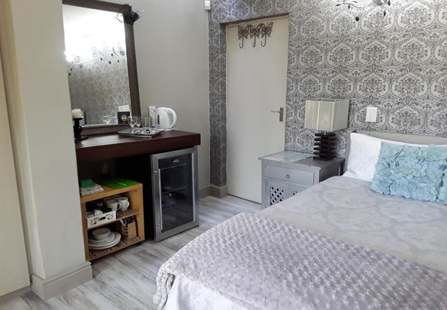 Bar Fridge, microwave, etc