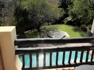 Deluxe Queen Room with Balcony