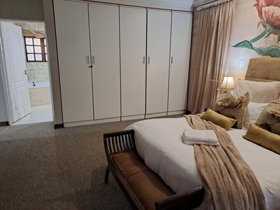 JeTaime Romantic Overnight Bedroom