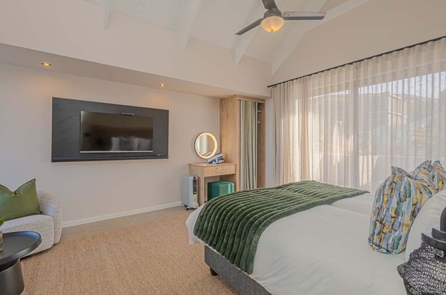 The Executive Villa with Lagoon View (Wood Fired Hot Tub 