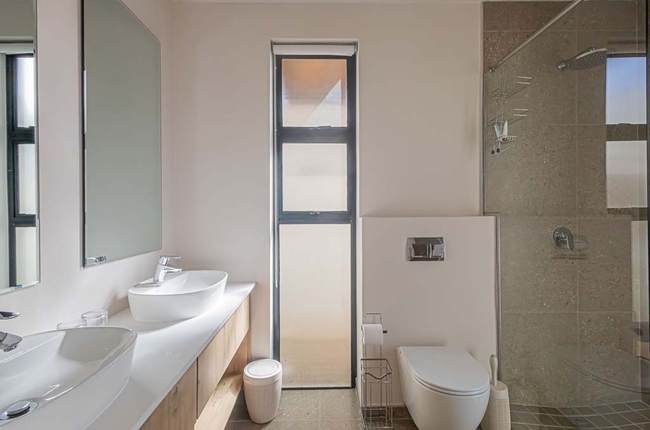 The Executive Villa with Lagoon View (Wood Fired Hot Tub 