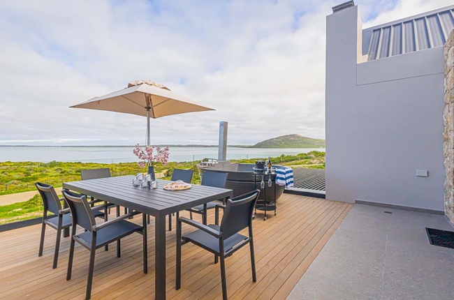 The Executive Villa with Lagoon View (Wood Fired Hot Tub 