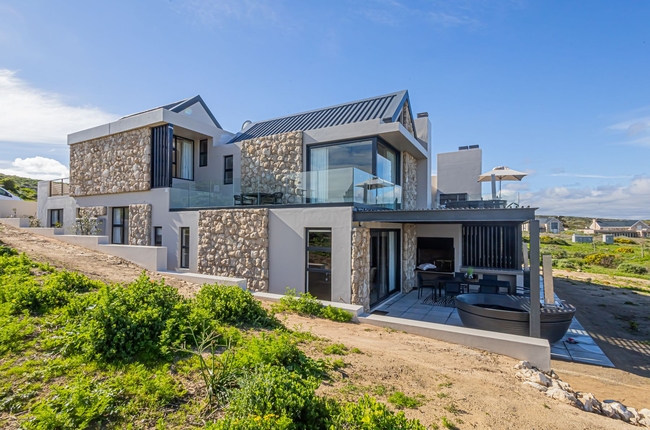 Deluxe Villa With Lagoon View (Wood Fired Hot Tub) 