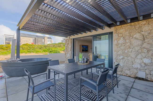 Deluxe Villa With Lagoon View (Wood Fired Hot Tub) 