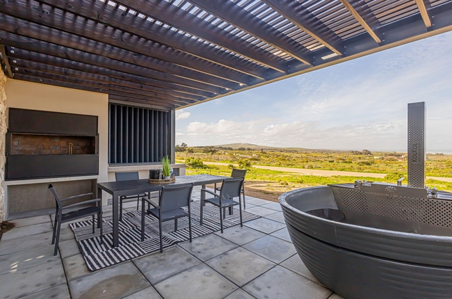 Deluxe Villa With Lagoon View (Wood Fired Hot Tub) 