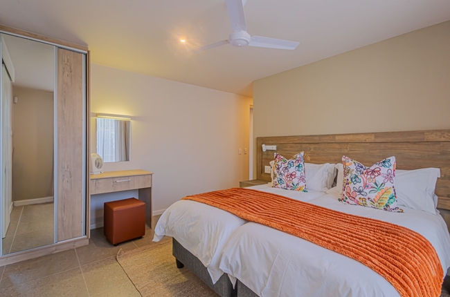 Deluxe Villa With Lagoon View (Wood Fired Hot Tub) 