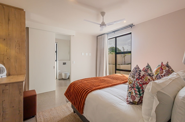 Deluxe Villa With Lagoon View (Wood Fired Hot Tub) 