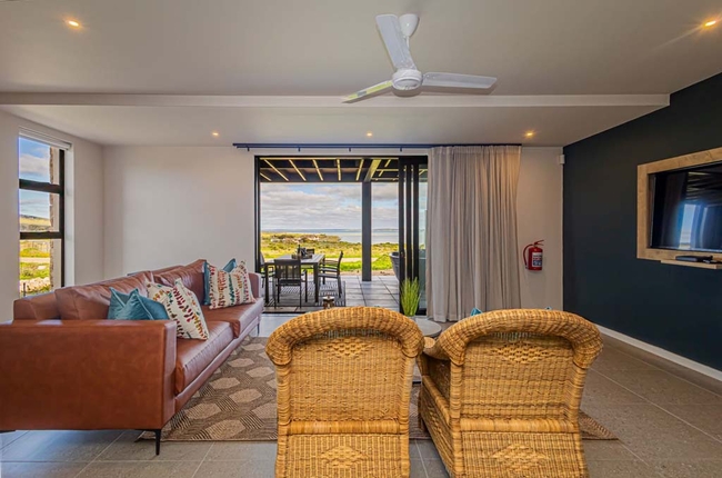 Deluxe Villa With Lagoon View (Wood Fired Hot Tub) 