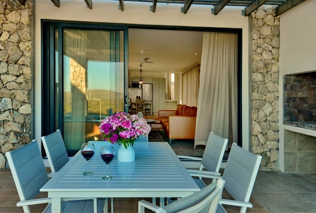 Luxury Villa Apartment (Wood Fired Hot Tub) 