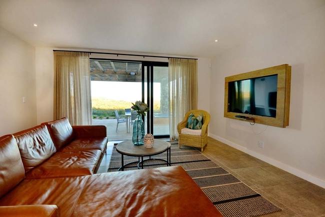 Luxury Villa Apartment (Wood Fired Hot Tub) 