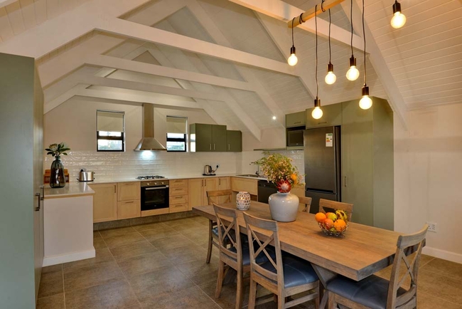 Luxury Villa Apartment (Wood Fired Hot Tub) 