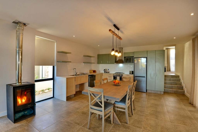 Luxury Villa Apartment (Wood Fired Hot Tub) 