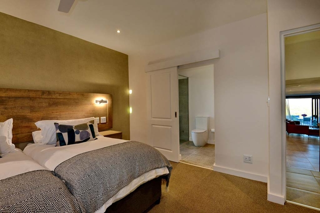 Luxury Villa Apartment (Wood Fired Hot Tub) 