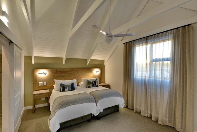 Luxury Villa Apartment (Wood Fired Hot Tub) 