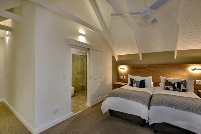 Luxury Villa Apartment (Wood Fired Hot Tub) 