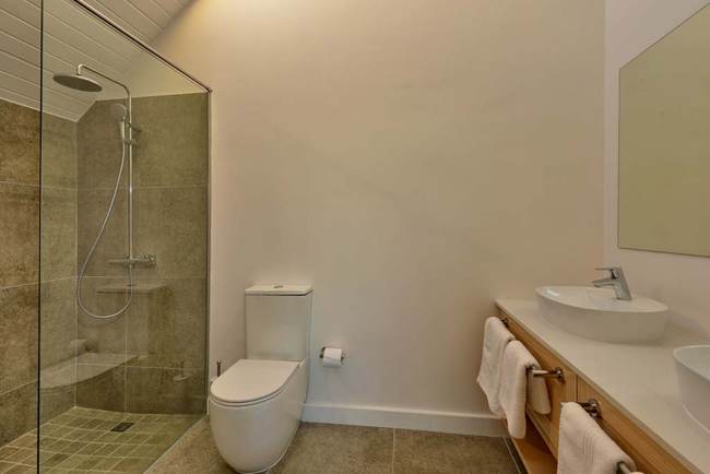 Luxury Villa Apartment (Wood Fired Hot Tub) 