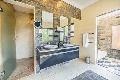 Executive Suite with Pool