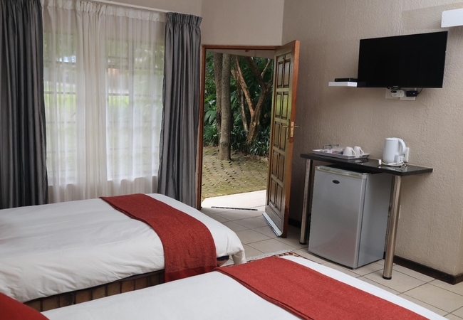 Room with Twin-Beds - Room 7