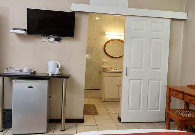 Room with Twin-Beds - Room 7