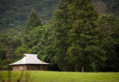 The Shire Eco Lodge