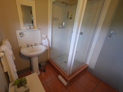 1 OPEN PLAN TWIN CHALET-REX