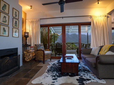 Squirrel Ridge Suite - Large King/Twins