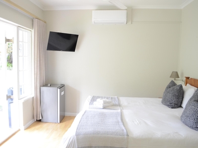 Lady Phillips Twin Room 