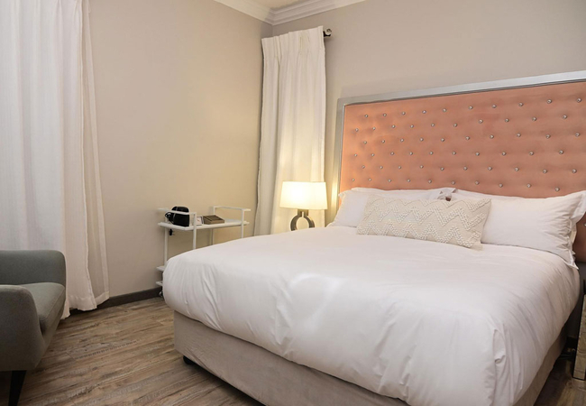 Starlight - Shared Bathroom